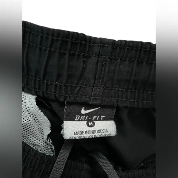 Nike Men's Black and White Athletic Shorts - Picture 4 of 4